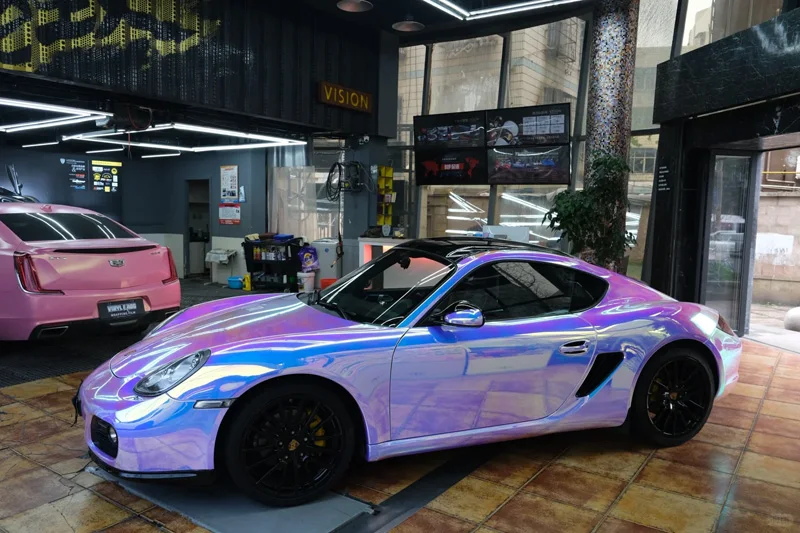 Premium Gloss Colorful Rainbow Holographic Chrome White Vinyl Wrap Film Selbstklebende Aufkleber Aufkleber Automotive Car Wrapping Folie – Detail 6