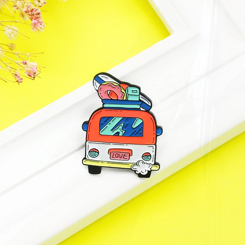 Bus Cam Pinsg Car Pines Lapel Badge Jewelry Spille For Friends Gift Wholesale Cartoon Red Bus Enamel Pins Custom Ice Cream Bread