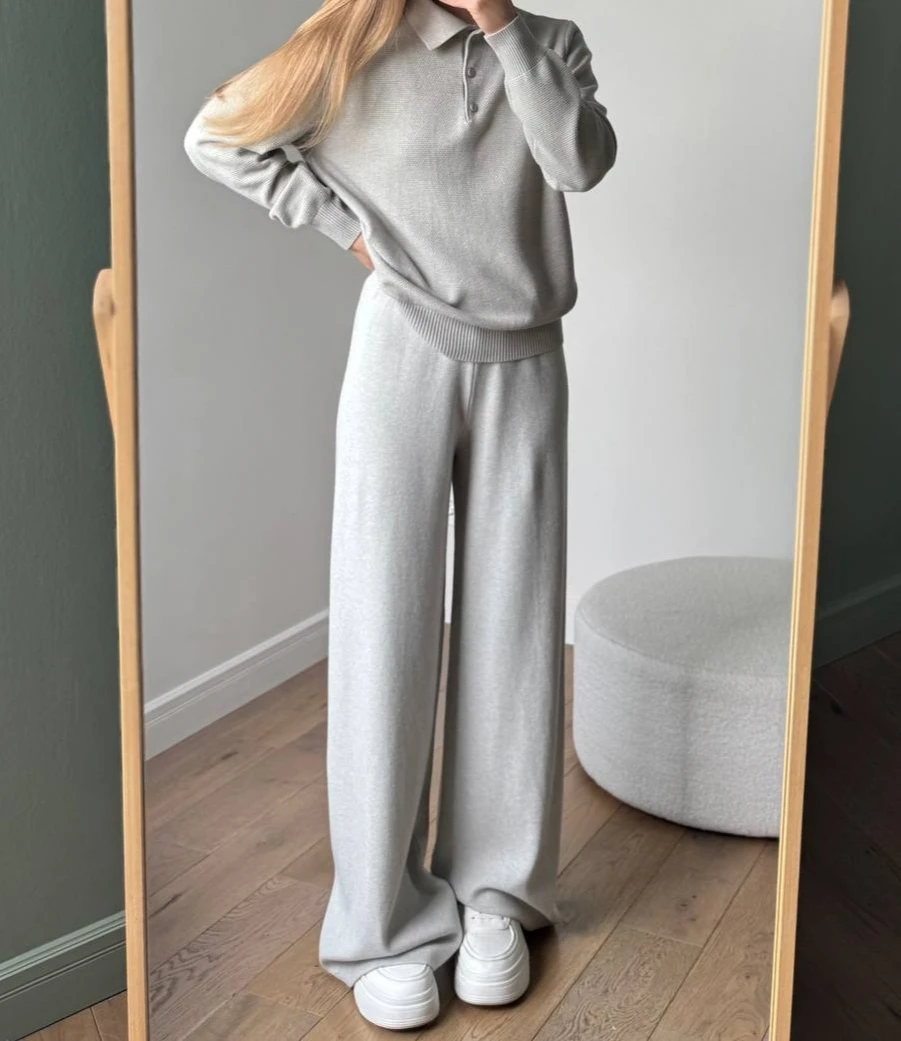 2025 Set di due pezzi di pantaloni maglione lavorato a maglia con colletto polo versatile casual alla moda da strada