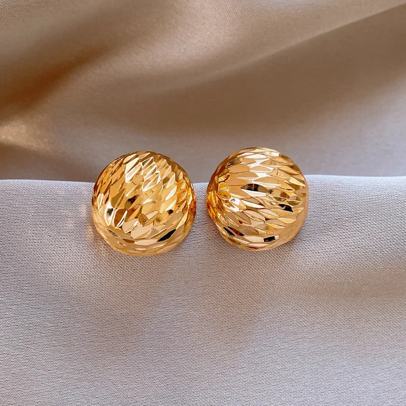 Vintage Gold-plated Irregular Textured Metal Round Earrings for Women European American Personality Party Jewelry Accessory