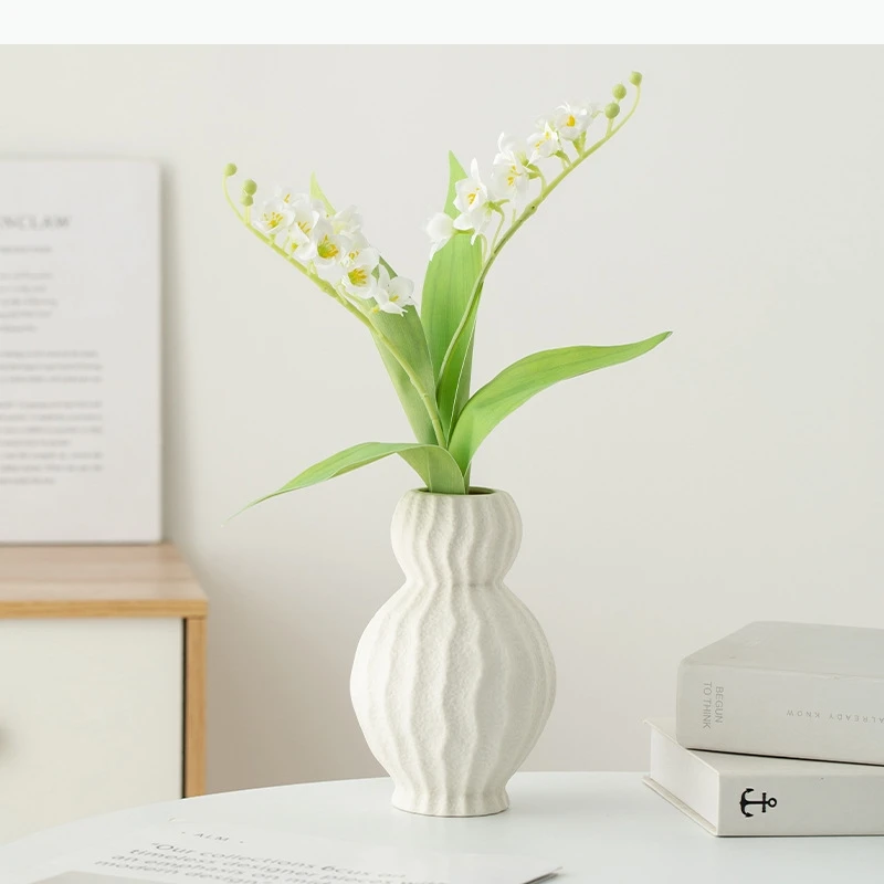 White Ceramic Vase Irregular Fold Calabash Flower Vase Floral Arrangement Accessories Flower Pot Room Decoration Accessories