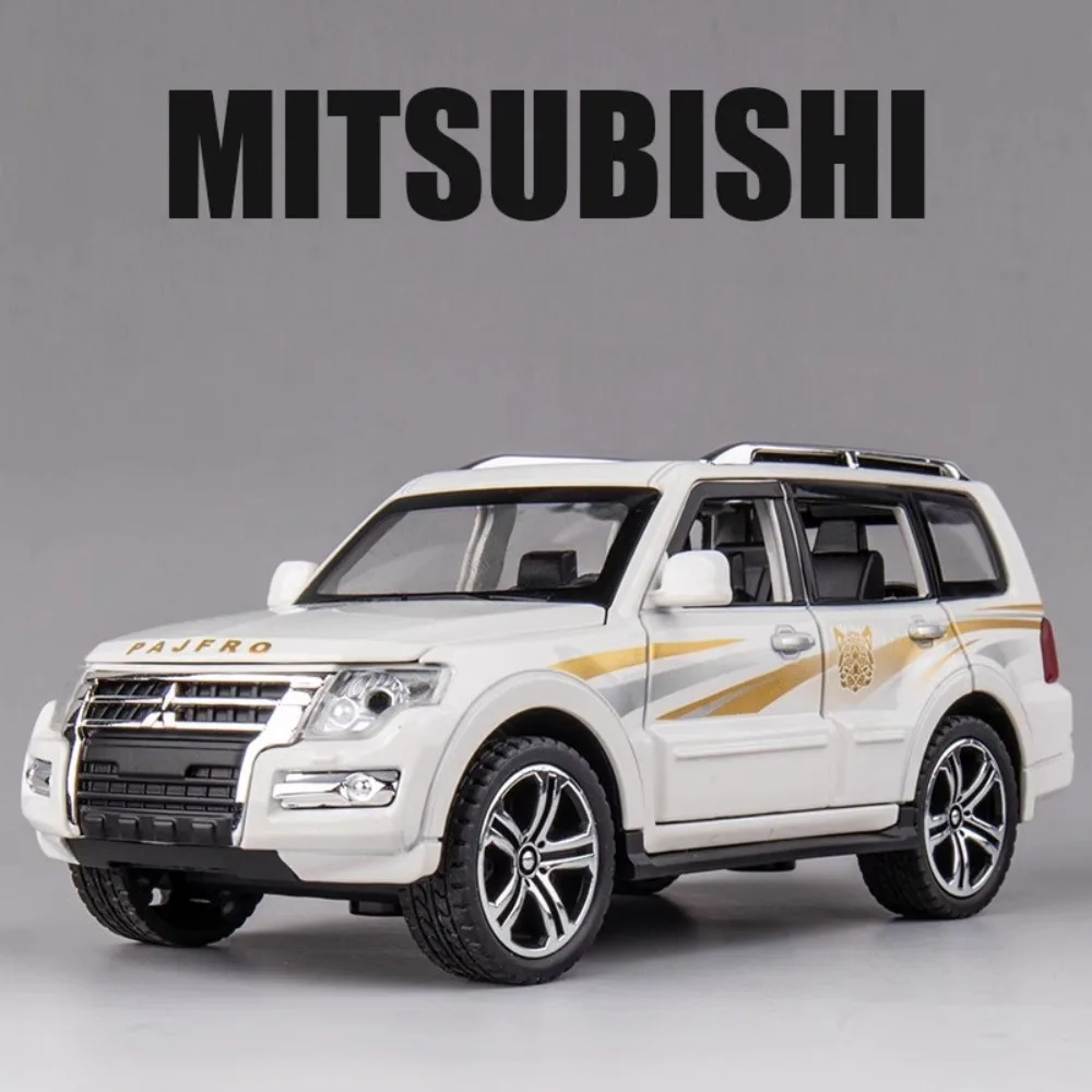 Scale 1:32 MITSUBISHI PAJERO Toy SUV Car Model Alloy Diecast Rubber Tire Doors Opened Simulation Off-road Vehicle Gift for Child