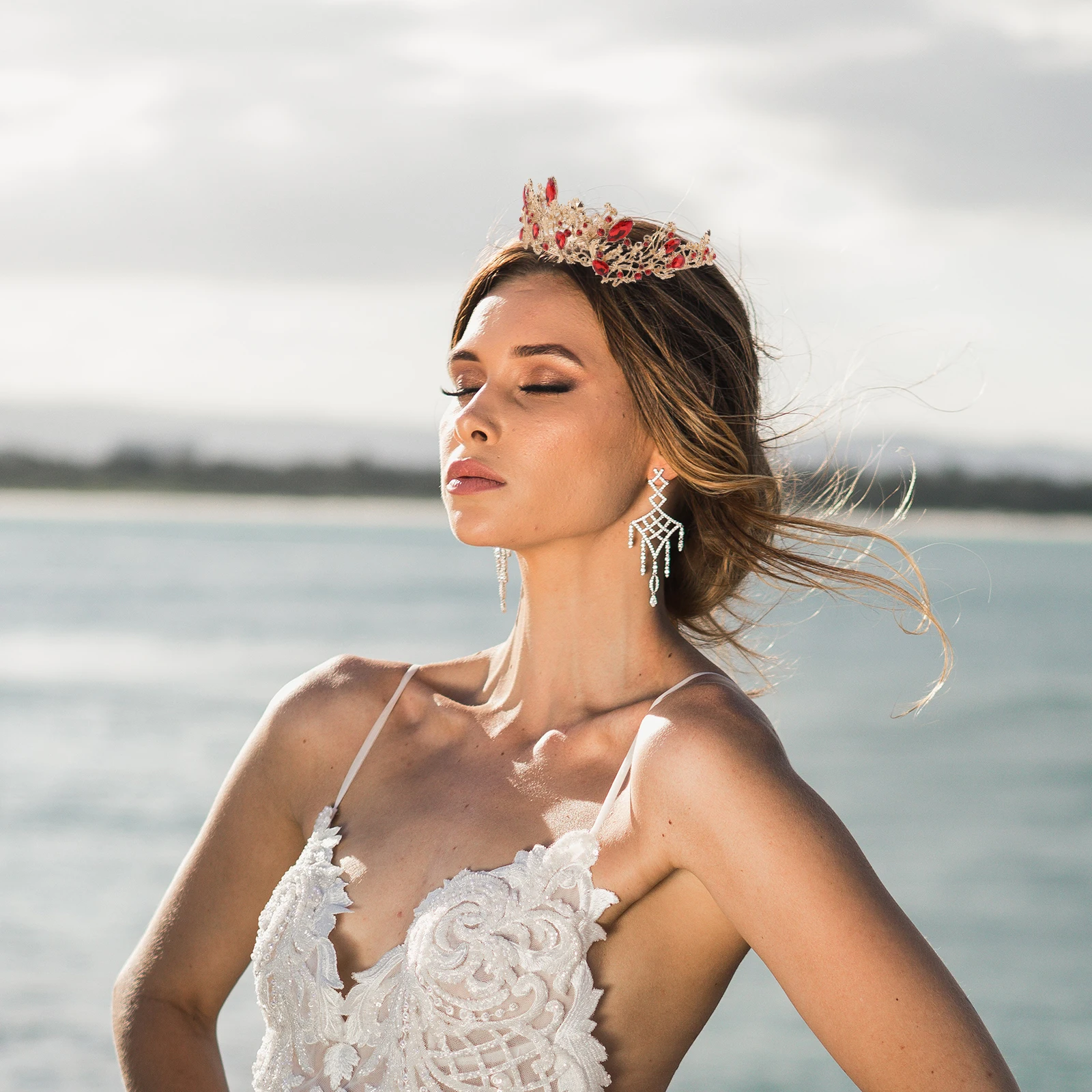 

Красная Корона со стразами, головной убор невесты из сплава, легкий свадебный декор для женщин, корона невесты, свадебный декор, инструмент для укладки волос