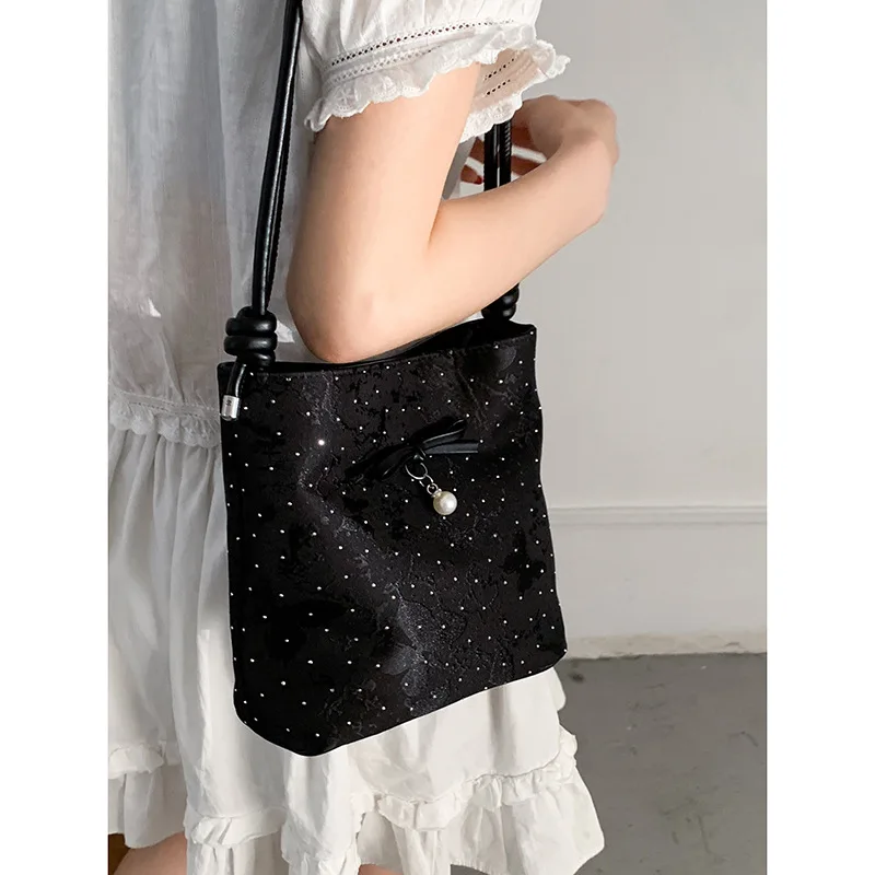 

2025 Trendy Bucket Crossbody Bag for Women Minimalist Shoulder Handheld Purse Fashionable Handbag