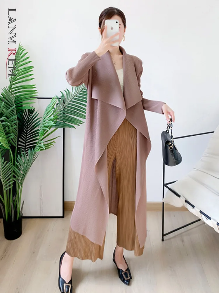 

LANMREM Loose Long Pleated Trench Coat Female Lapel Solid Color Open Stitch Thin Windbreaker Ladies Elegant 2024 Spring 2R4612