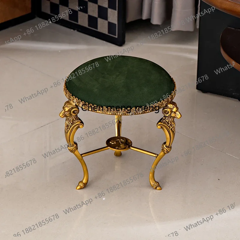 

Новое поступление, маленький круглый табурет в средневековом стиле, легкий, роскошный, из латуни, из воловьей кожи, для домашнего использования, роскошный входной табурет для смены обуви