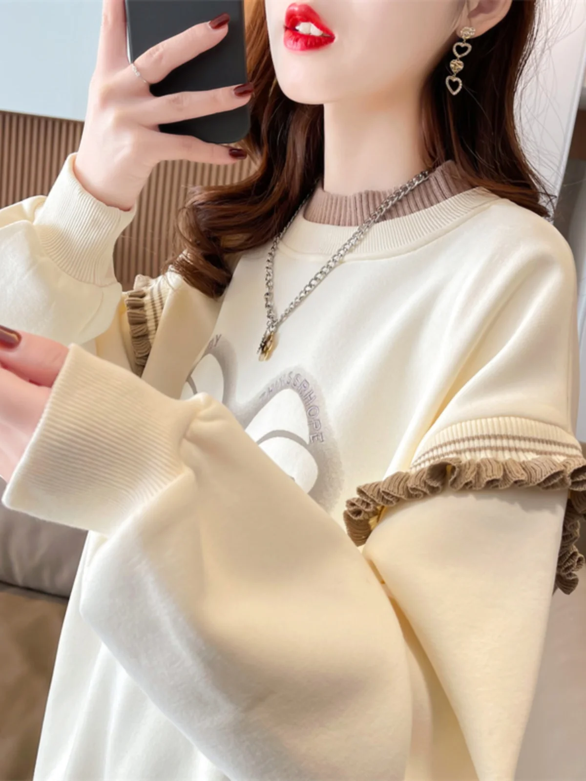 เสื้อสเวตเชิ้ตผู้หญิง เสื้อสเวตเชิ้ตผู้ใหญ่ สีกลาง ผ้าฟล็อค ทนทานต่อการใช้งาน สไตล์ลำลอง สนุกสนาน สไตล์สตรีท สไตล์เรียบง่าย สีเบจ