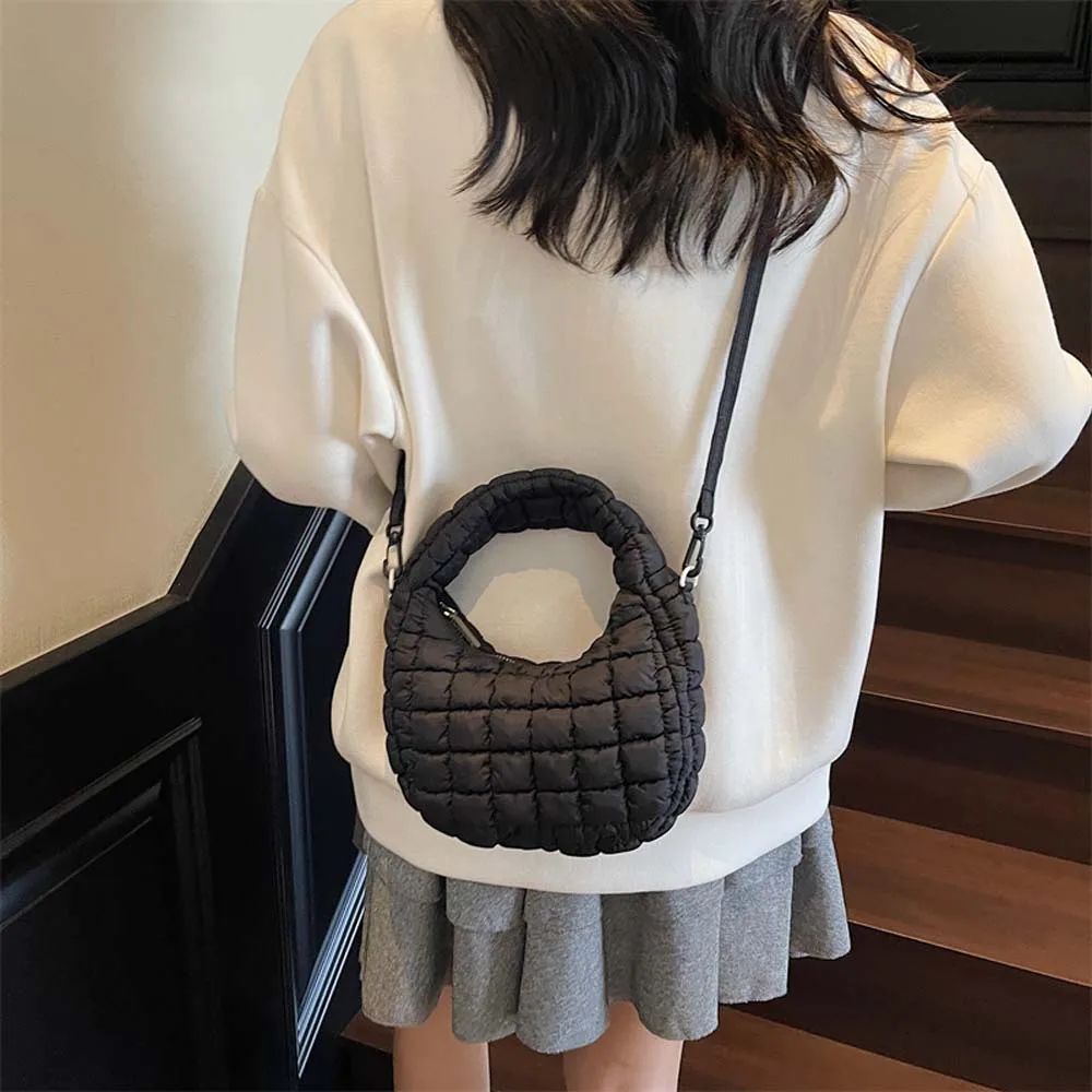 

Casual Quilted Filling Handbag, Fashionable Fluffy Soft Shoulder Bag, Lightweight Commuting Quilted Bag