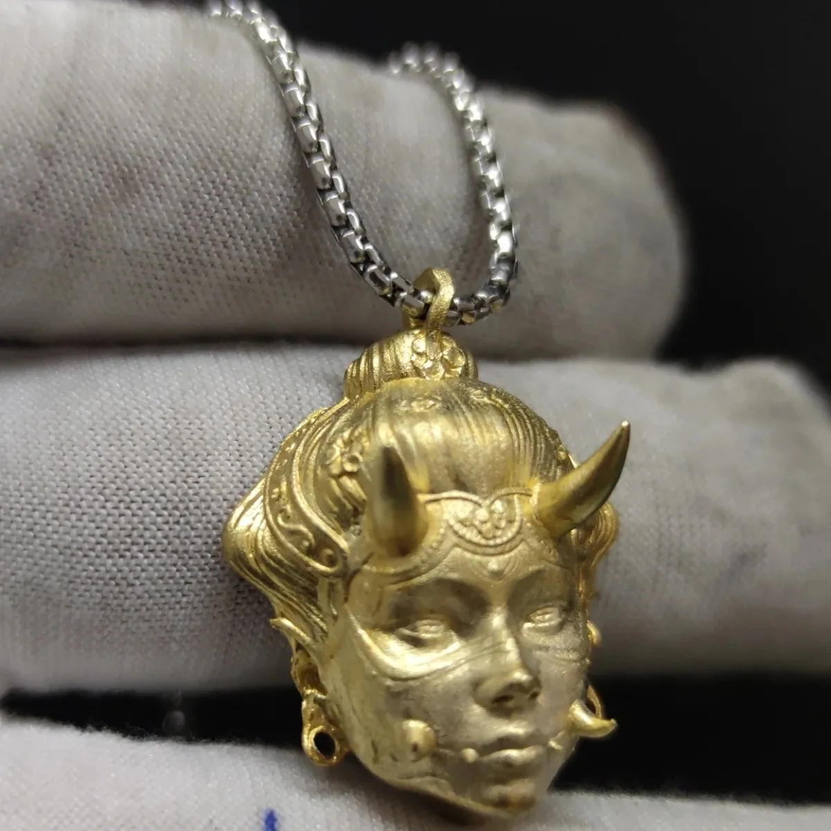 Golden Color Female Ghost Prajnaparamita Necklace Ghost Mask Pendant Demon Beast Face Skull Punk Domineering Trend Keychain Gift