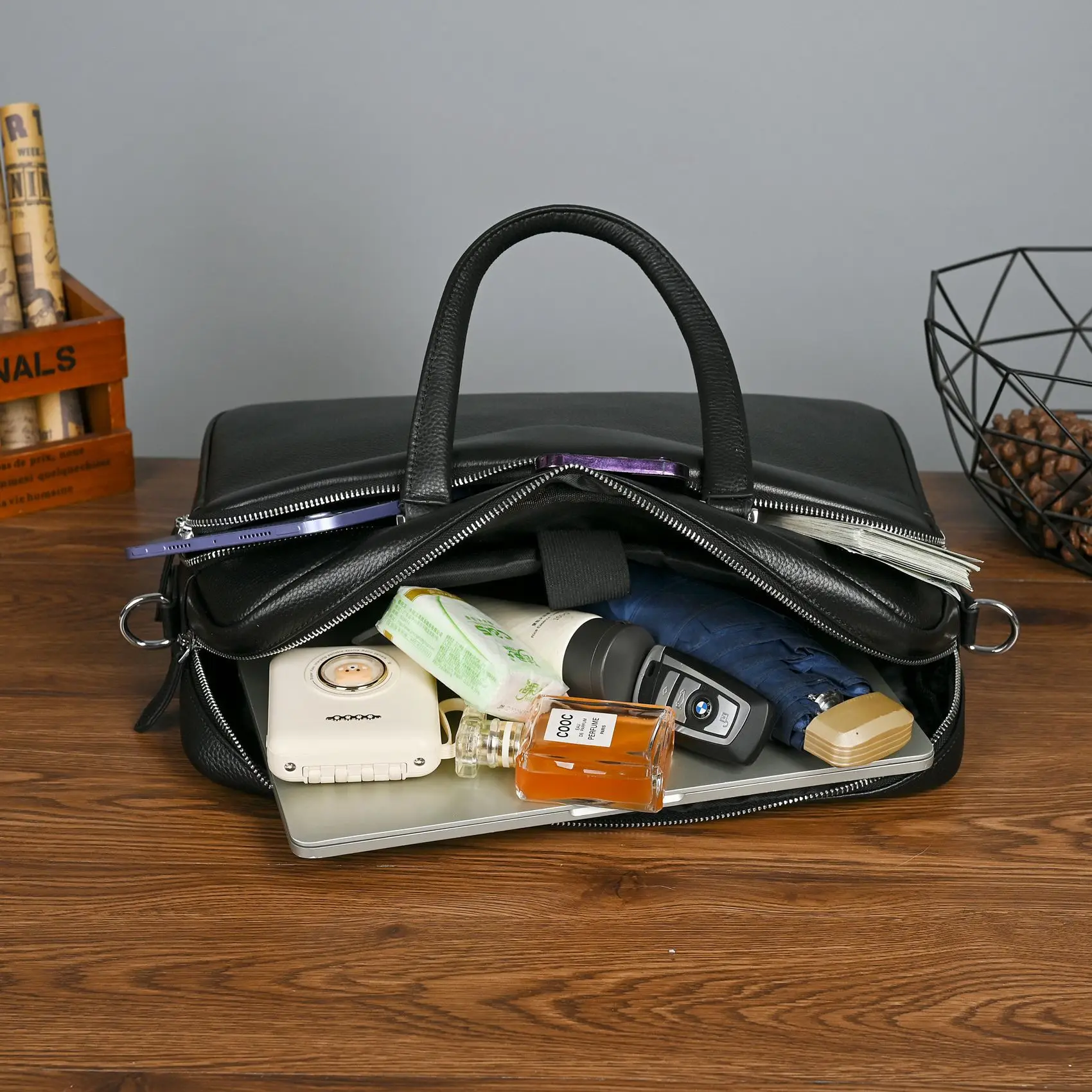 2025 جديد فاخر جلد طبيعي للرجال حقيبة متعددة الوظائف سعة كبيرة حقيبة لابتوب ركاب حقيبة يد حقيبة كتف مفردة