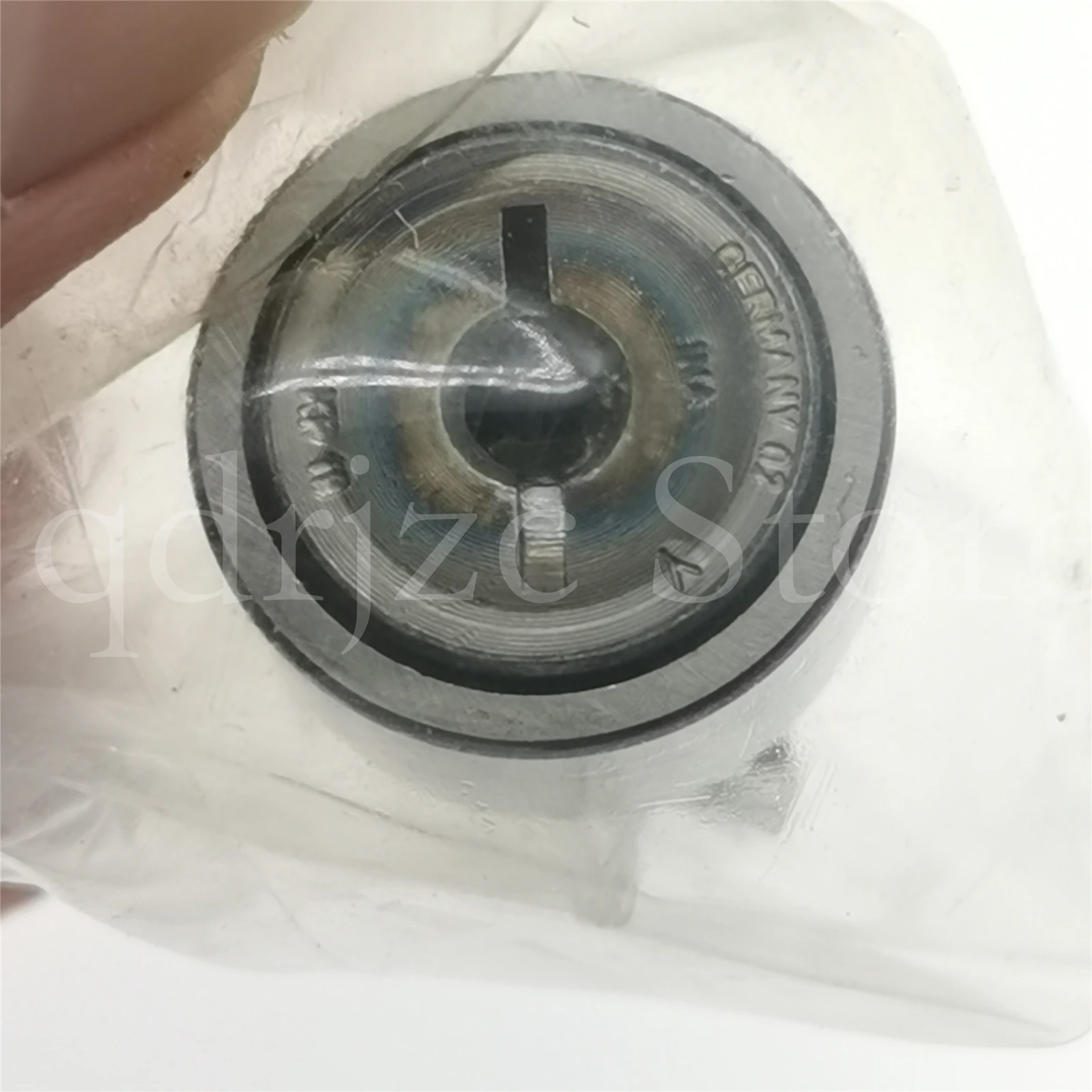 Bolt Roller Bearing…