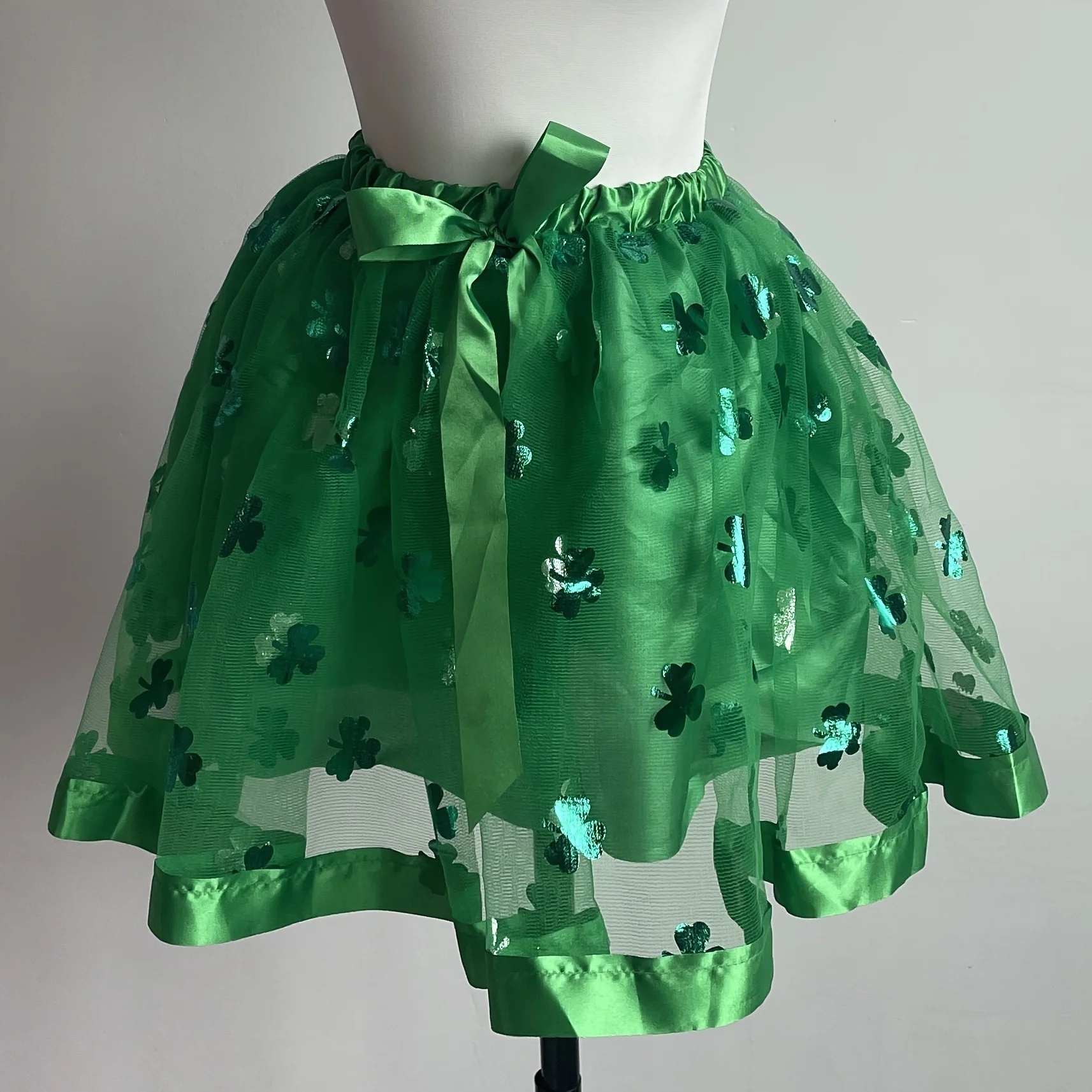 The Clover Themed Children's Mesh Dress TUTU Skirt Can Be Used as a Holiday Dressing Prop and Performance Skirt, Etc