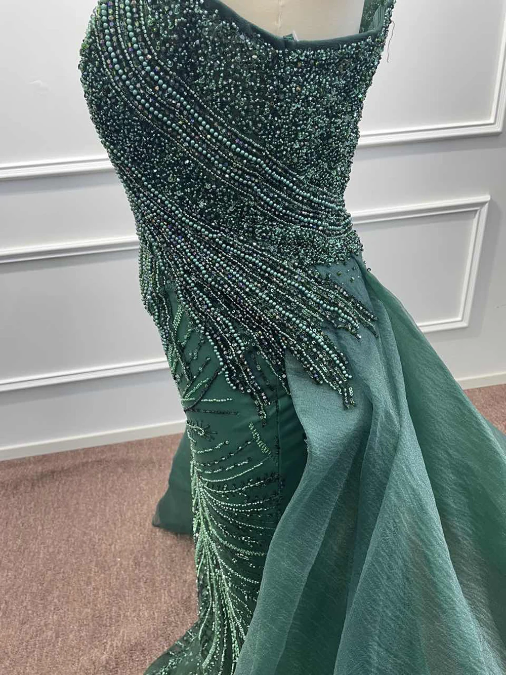 Prom Dresses Beading Pearls Sequined  Luxury Emerald Green Evening Dress Floor-length Zipper Up Oneshoulder Evening Dresses