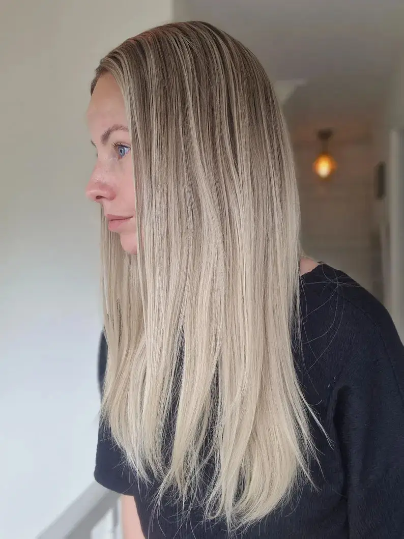 باروكات عالية الكثافة 13x4 أومبير أشقر فاتح باروكة أمامية من الدانتيل شعر مستعار طبيعي منزوع مسبقًا شعر مستعار اصطناعي مستقيم مقاوم للحرارة 26"