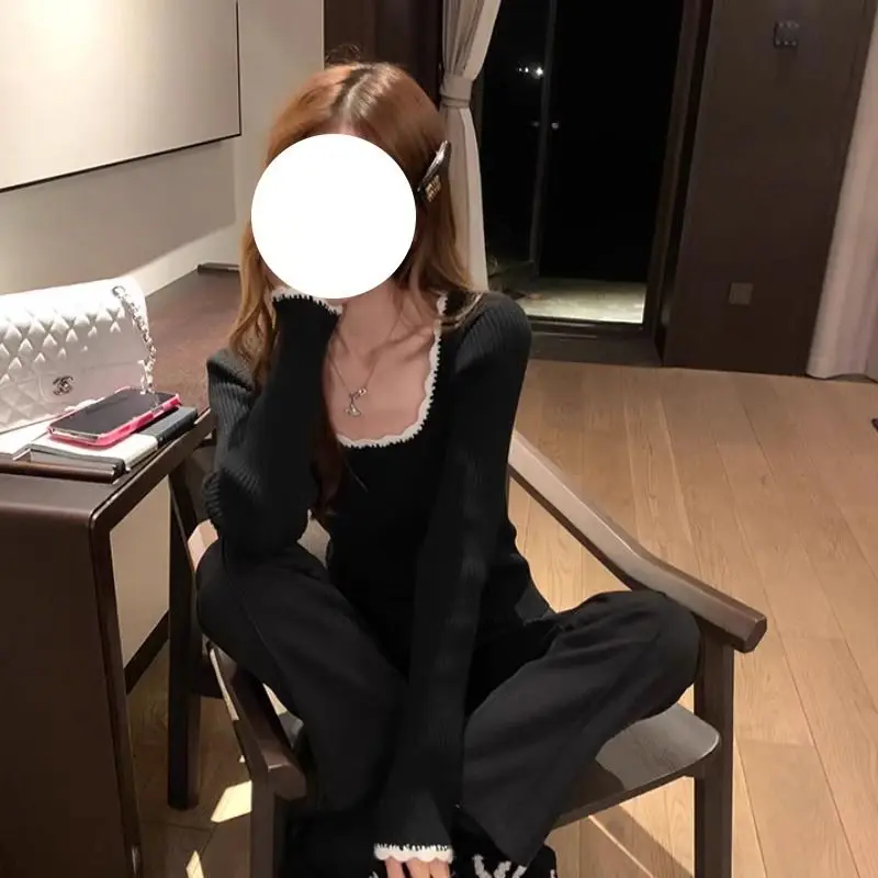 Suéter de fondo de Color de contraste de temperamento Retro para mujer 2024 con suéter superior de cuello redondo grande de clavícula de alta calidad