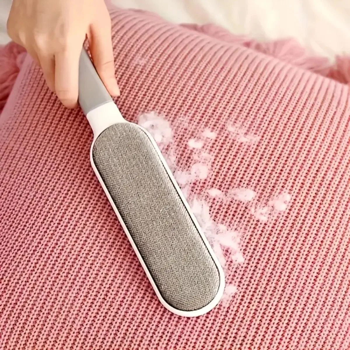 1 Double-sided Manual Dust Removal Brush, Suitable for Clothing and Bedding with Plastic Handle, No Need for Electricity - Detail 1