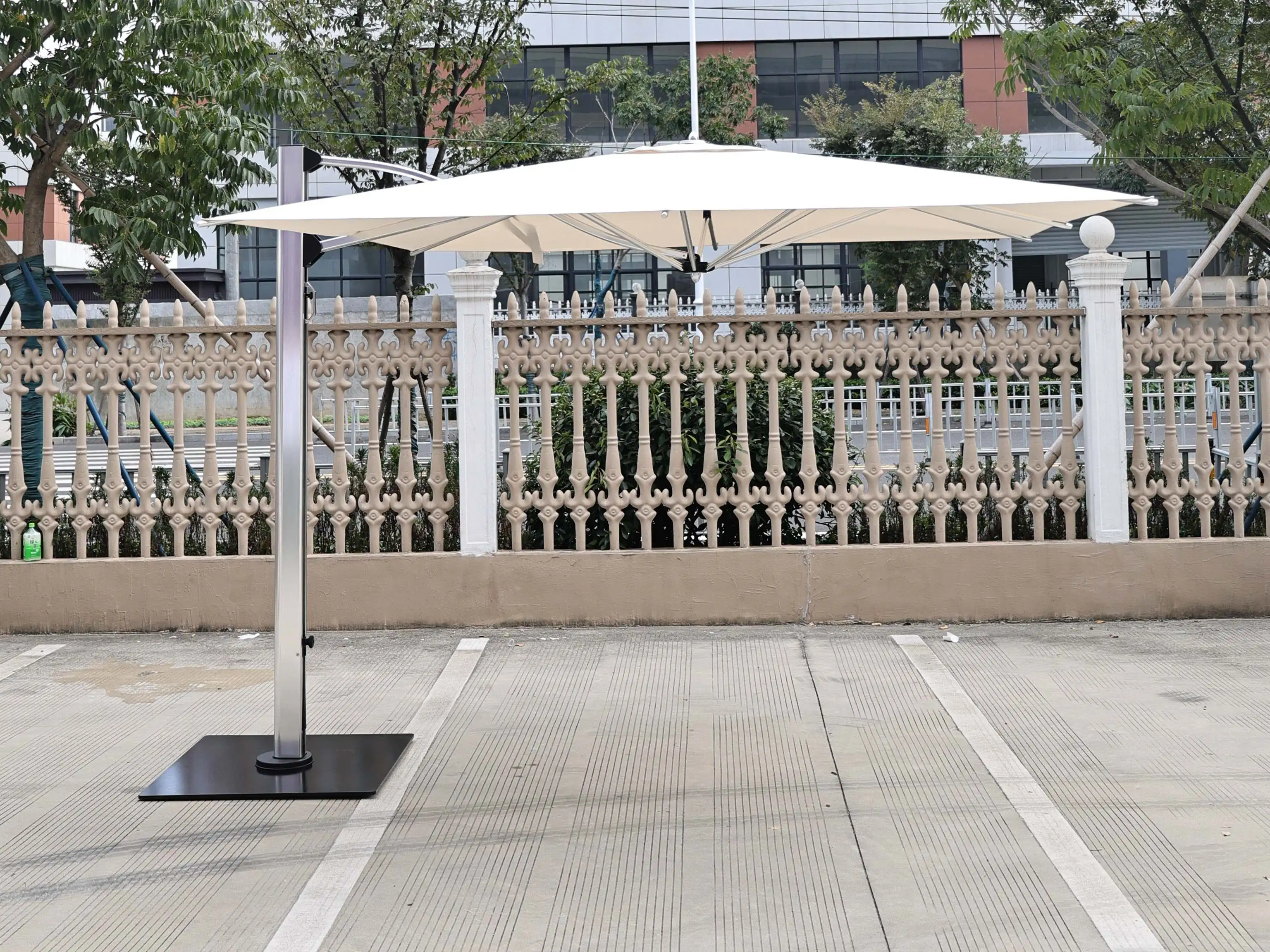Modern Heavy Duty Adjustable Luxury Sun Big Size Cafe Garden Hydraulic Outdoor Patio Cantilever Umbrella