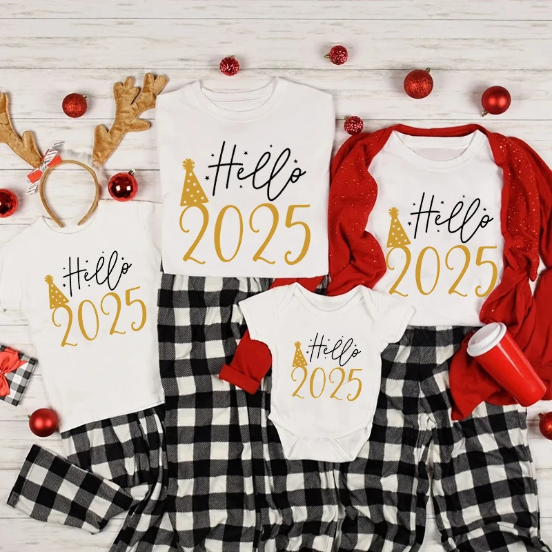 Hello 2025 Family Matching Outfits Cotton Mother Father and Daughter Son Kids Tshirts Baby Romper Look New Year\'s Clothes