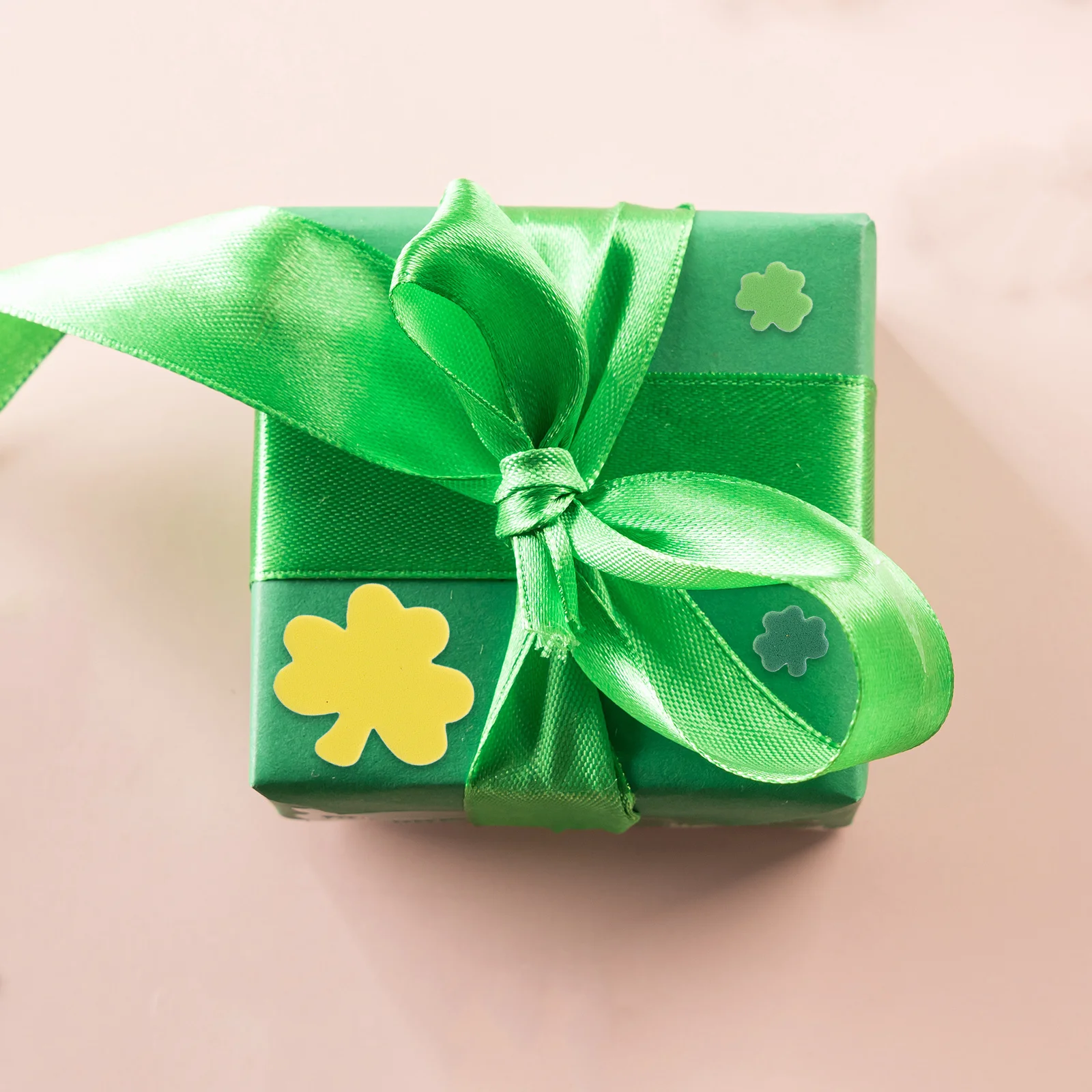 

240Pcs Shamrock Eva Stickers St Patricks Day Craft Supplies Irish Festival Party Decorations Self Adhesive Crafts DIY Stickers