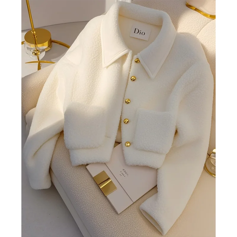 Рисунок 2 - Белое пальто из овечьей шерсти