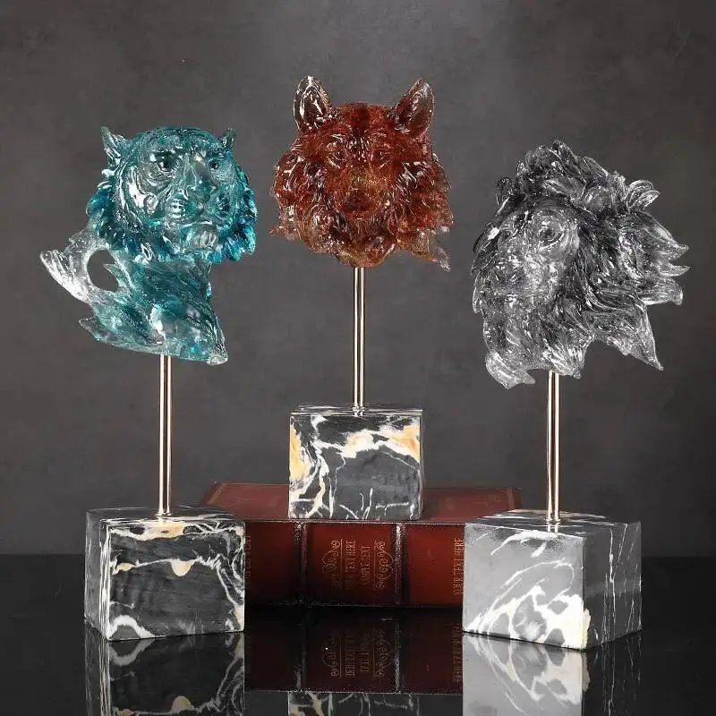 Resin Handicrafts Transparent Colored Simulated Animal Sculptures Wolf Head Ornament Wolf Decorative Figurines Home Decoration