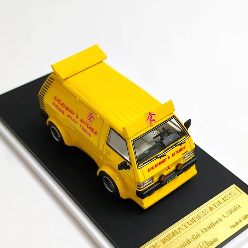 MK modèle 1:64 Delica camion de nourriture avec poupées-2025 Foshan exposition alliage voiture modèle Collection affichage ornement jouet cadeau