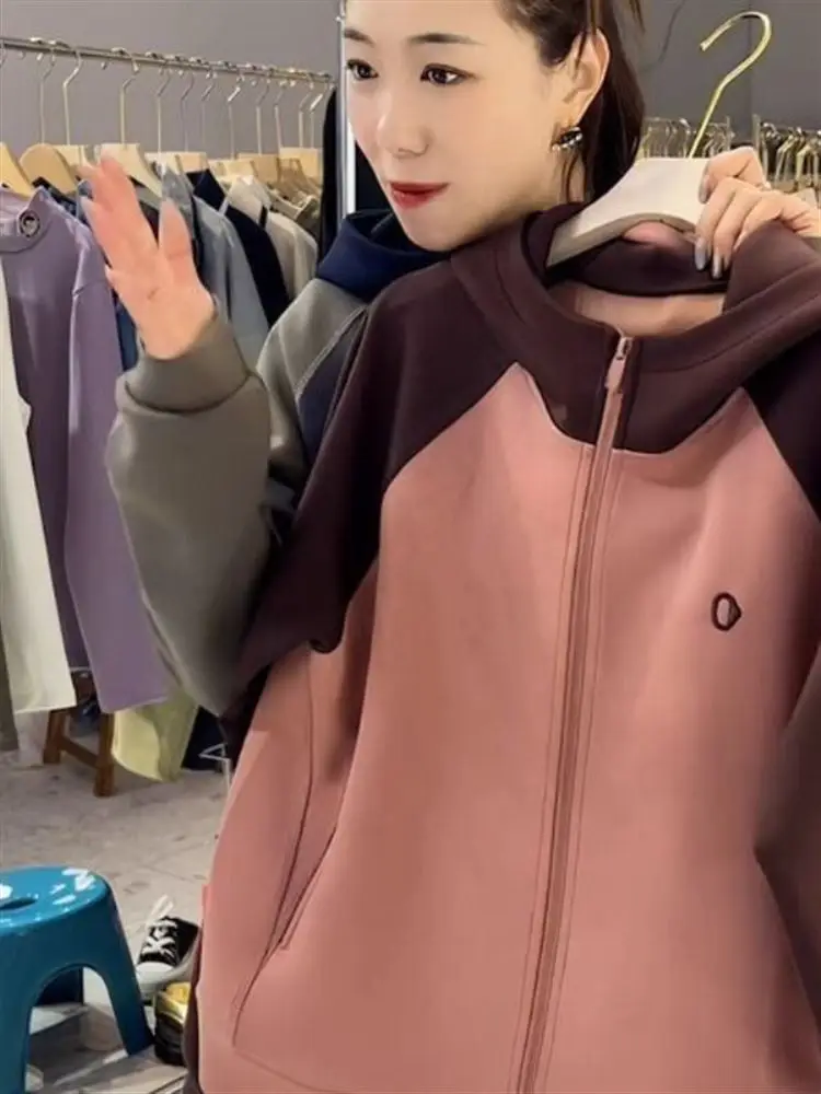 

Новая женская утепленная флисовая толстовка 2024 года с цветными блоками и пэчворком, осенне-зимнее пальто, верхняя одежда малого размера, модная на молнии