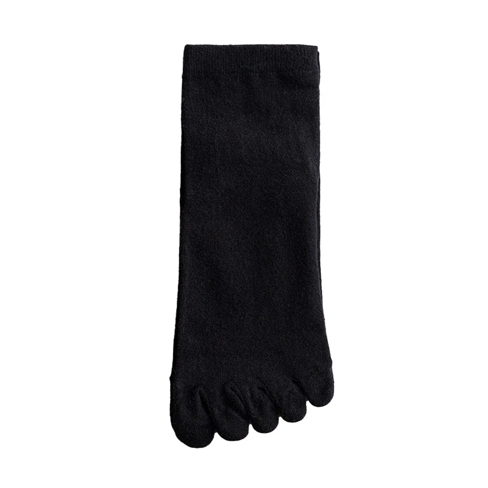 

Unisex Five Toe Cotton Socks Designed for Athletes Offering Breathability and Moisture Management During Workouts