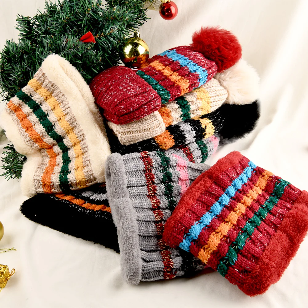 ชุดหมวกบีนนี่และผ้าพันคอไหมพรมลายทางสำหรับผู้หญิงและผู้ชาย 2 ชิ้น สำหรับฤดูหนาว บุขนแกะ อุ่นสบาย ใช้คลุมศีรษะและคอ เหมาะสำหรับเทศกาลคริสต์มาส