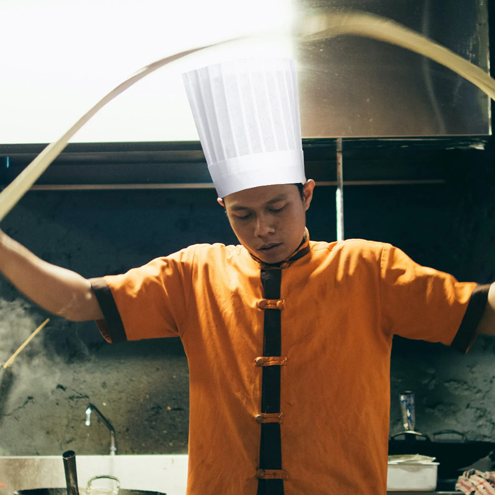 

5Pcs Disposable Chef Hat Safe Healthy Non-Woven Cooking Working Cap for Restaurants Kitchens Bakeries Coffee Shops Barbecues