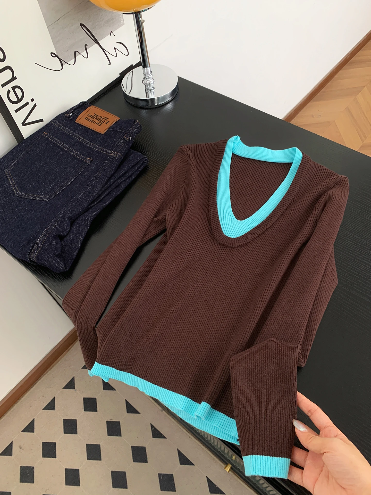 Faionable مكتنزة متماسكة سترة المرأة طويلة Sve Camere مزيج الخريف 2025 تخفيف Sle مستقيم قطع اللون بلوزة