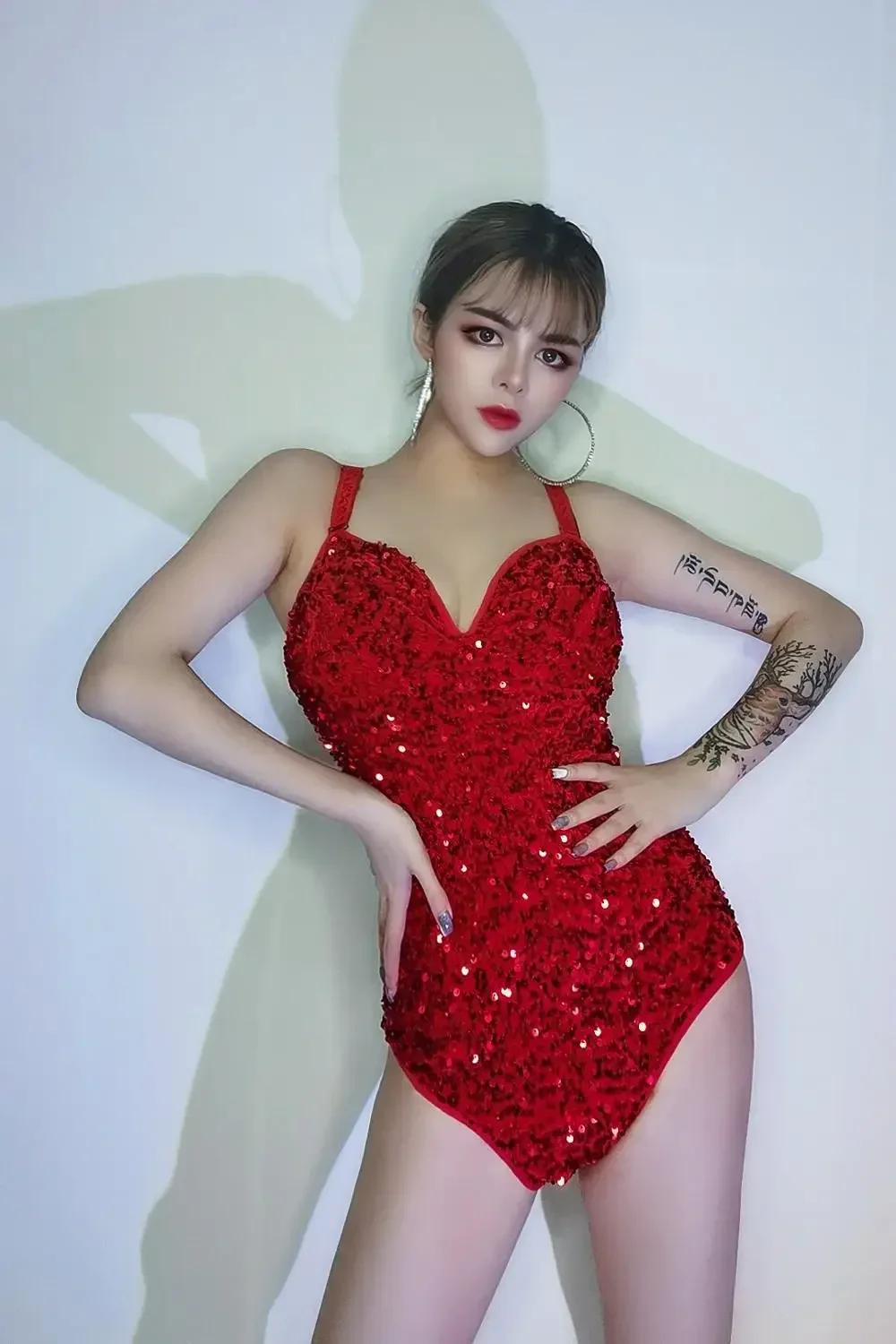 Bar Nachtclub DJ Sänger Tänzer Team Frauen Gruppe Kostüm Rot Schwarz Pailletten Elastische Sling Body Leistung Sexy Bühne Tragen