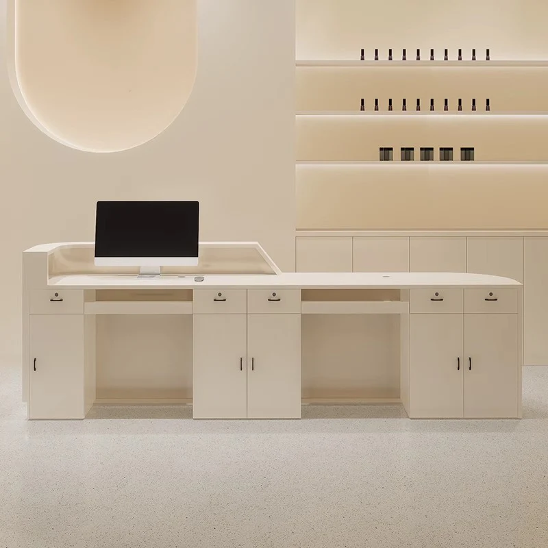 เคาน์เตอร์ต้อนรับตกแต่งสวยงามหรูหราทันสมัยพร้อมที่เก็บของ เคาน์เตอร์ต้อนรับสำนักงานสมัยใหม่ เฟอร์นิเจอร์ร้านเสริมสวย