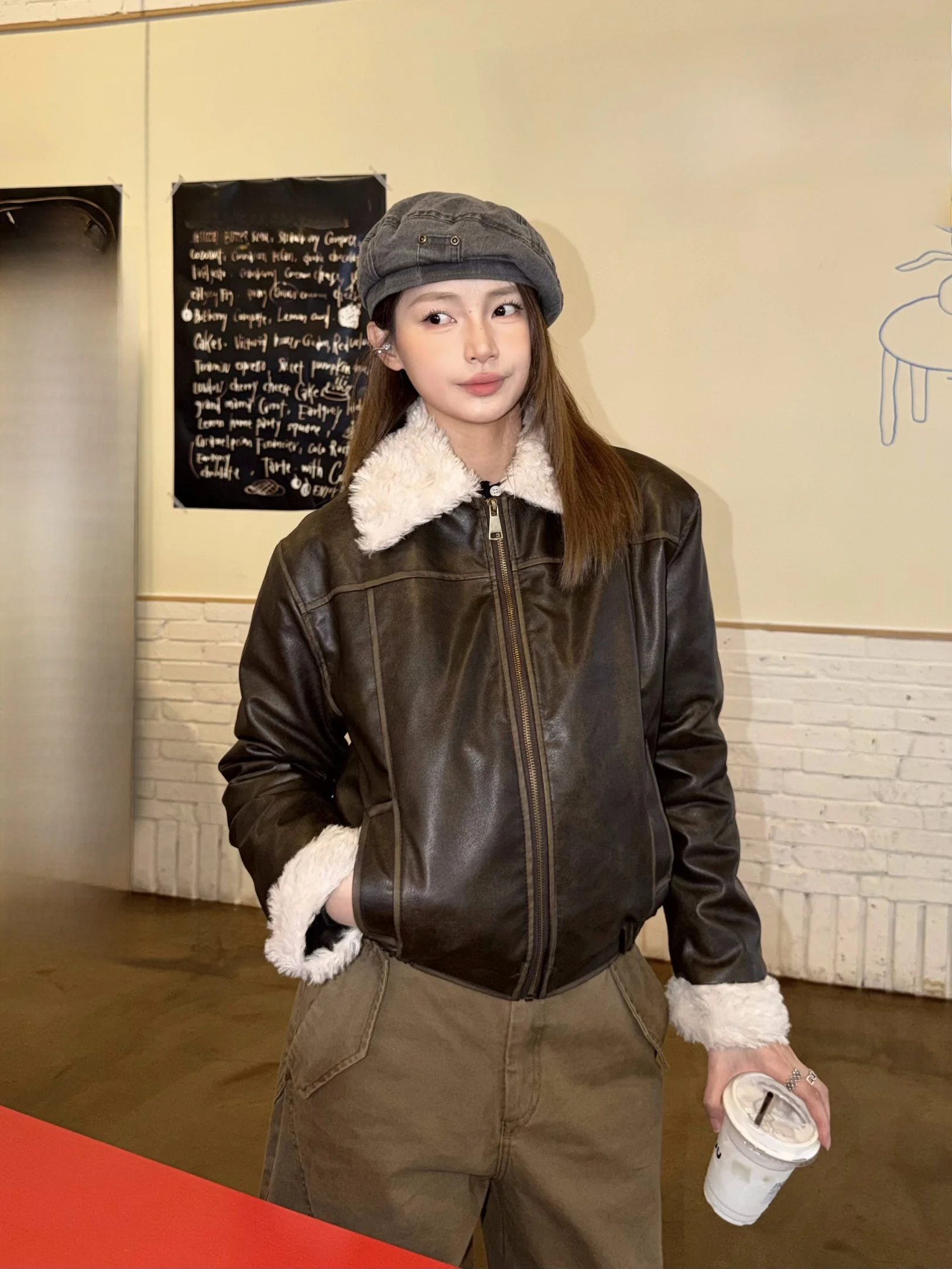 

XFX Американский Ретро Thiened Свободное женское кожаное пальто на хлопковой подкладке с теплым воротником Осенне-зимняя модная верхняя одежда