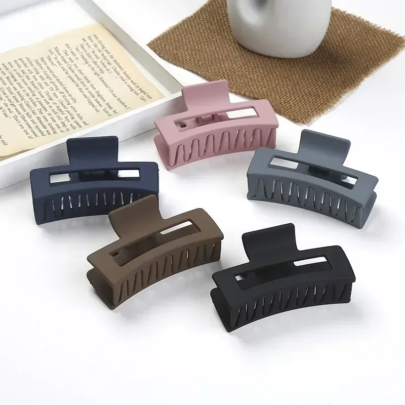 1Pc Ladies Retro Temperament Simple Fashion Frosted Geometric Rectangular Cutout Plastic Hair Accessories Updo Shark Hair Grab