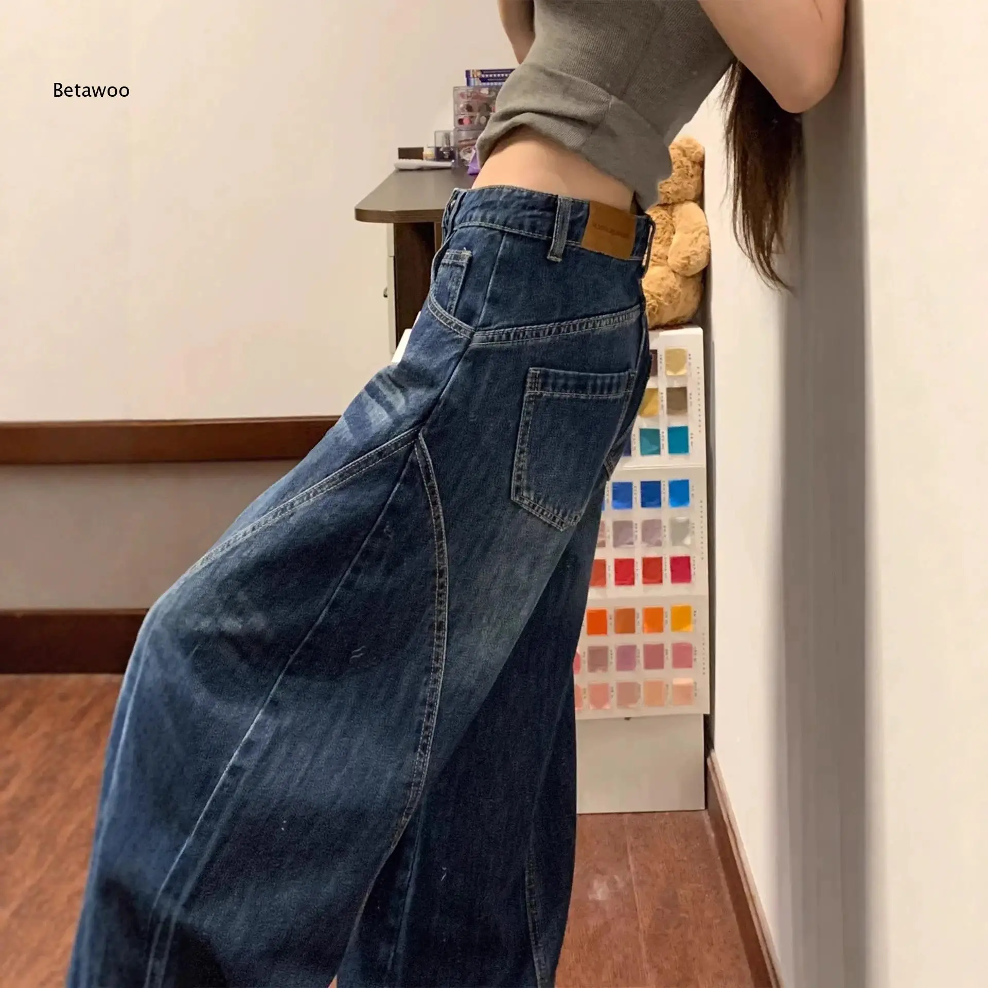 Women's Dark Wash Mid Rise Curved Seam Baggy Wide Leg Denim Jeans