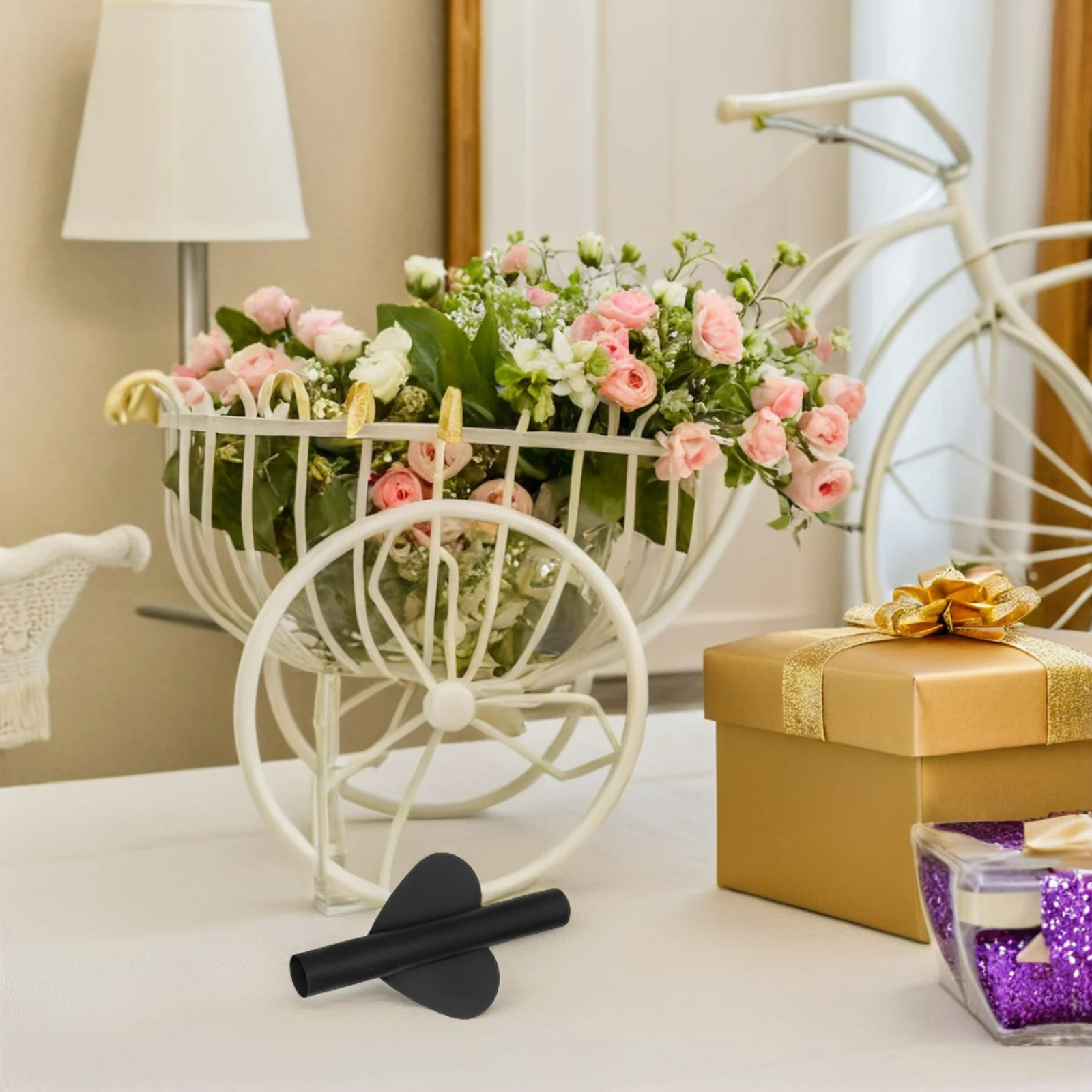 

Wall Mounted Flower Vase Stainless Steel Heart Shape Black Adhesive Hanging Planter Romantic Minimalist Flower Holder for Wall