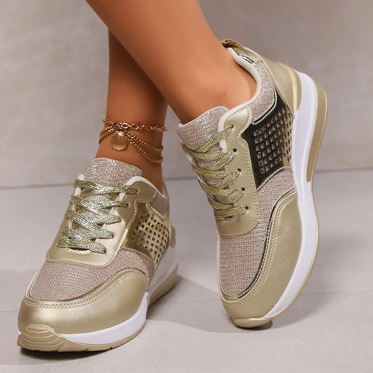 New fashionable casual sports shoes, wedge heel thick-soled sports shoes, large size breathable sequined round head lace-up