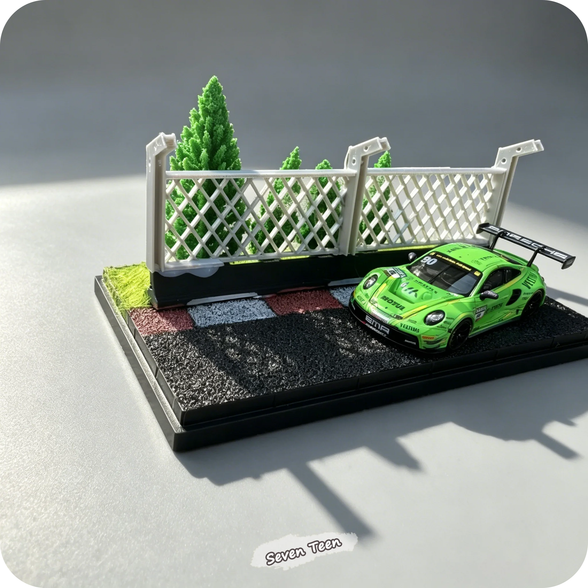 1:64 Track Scene Mini Scale Car Model Acrylic Display Box Male Collection Gift Home Decoration Desktop Display Box