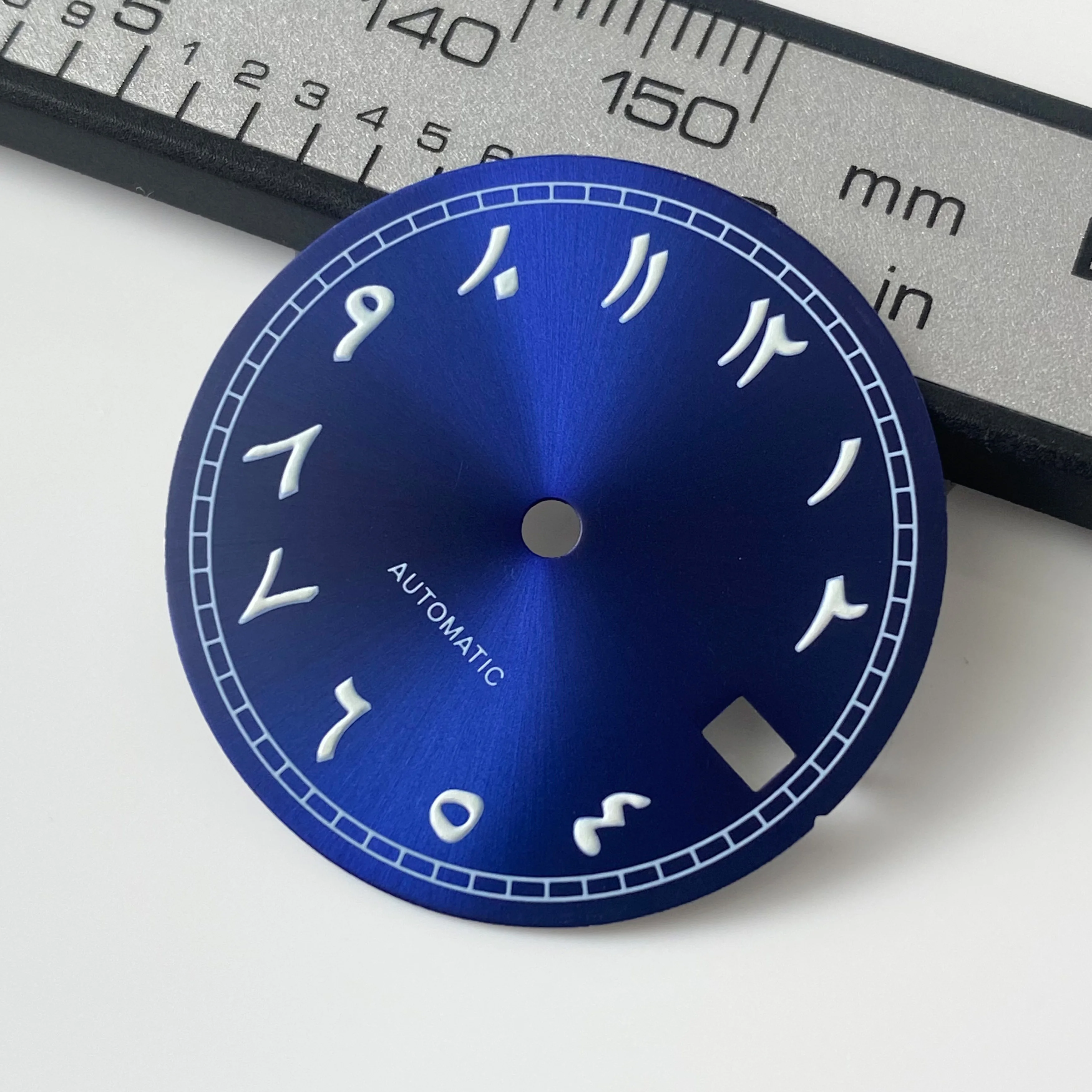 Циферблат NH35 28,5 мм с арабскими цифрами и зеленым светящимся циферблатом подходит для сменных аксессуаров калибра NH35 NH36 NH38