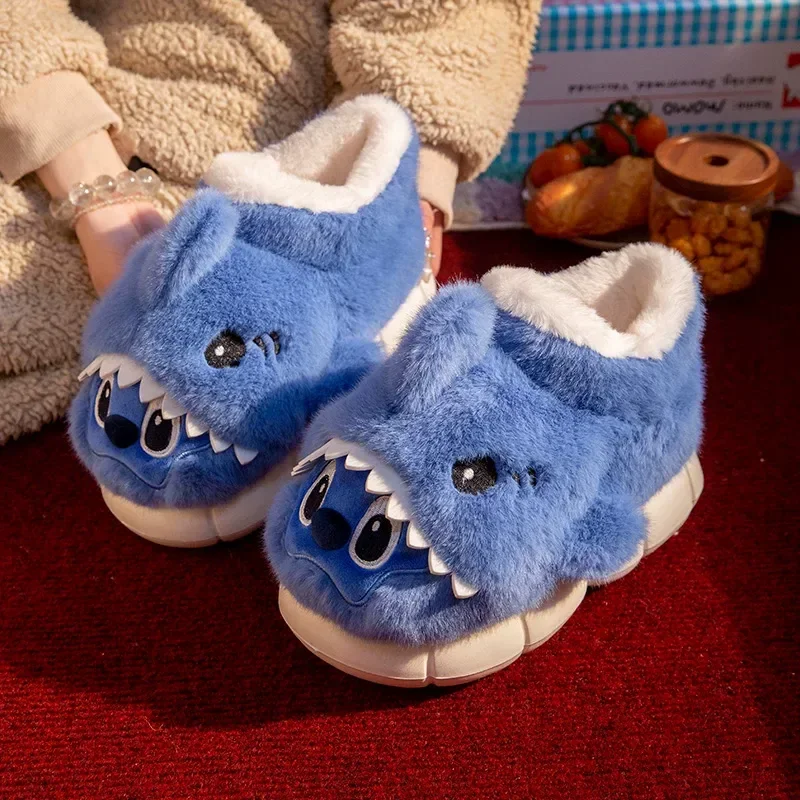 

Милые мультяшные тапочки-шлепанцы «Стич-Акула» на высокой подошве, зимние домашние теплые плюшевые тапочки из хлопка, аниме-аксессуары, практичные подарки