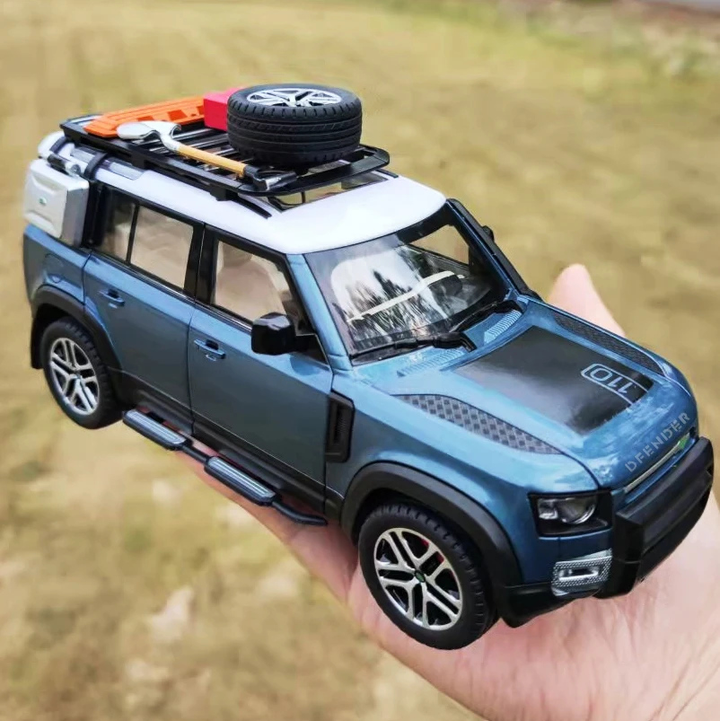 1:24 Alloy Defender Diecast & Toy Vehicles Pull Back Car Model Sound Light With Tools Kids Toy Gift Collection