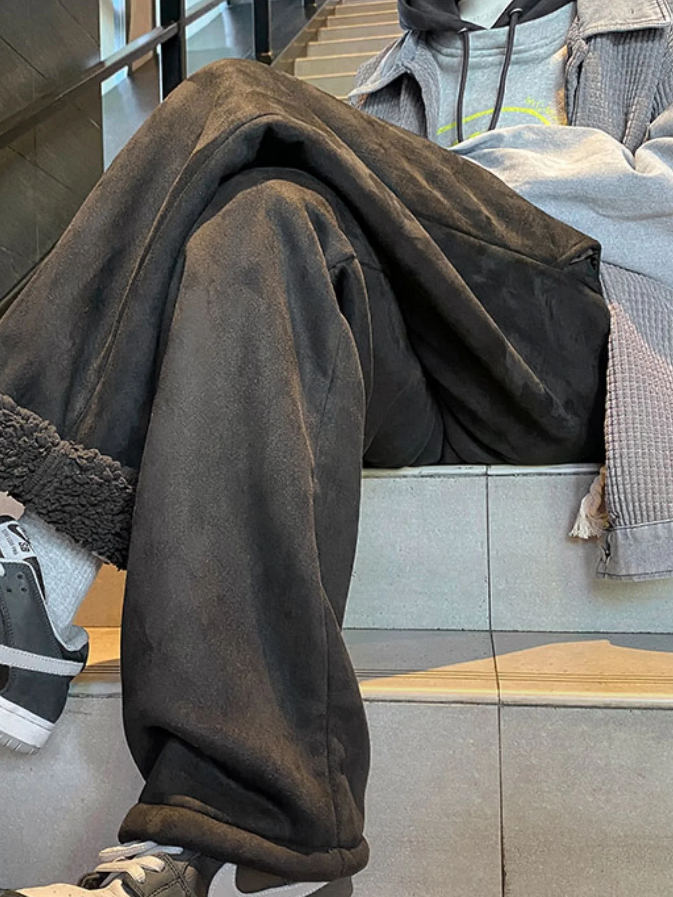 Pantaloni a gamba dritta casual americani in lana di agnello Melard, nuovo stile invernale per donna, ispessito, versatile, caldo, ampio, foderato in pile per studenti, pantaloni di marca pigri e alla moda