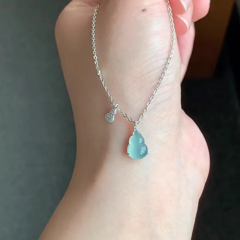 

Natural jadeite ice seed clear water gourd necklace 18k