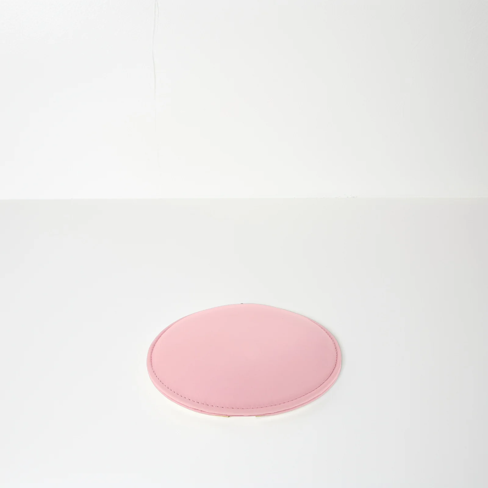 مسند الكوع الناعم للمكتب مانيكير مريح رغوة دعم الذراع وسادة غير قابلة للانزلاق قاعدة معدات صالون الأظافر مسند اليد للأظافر