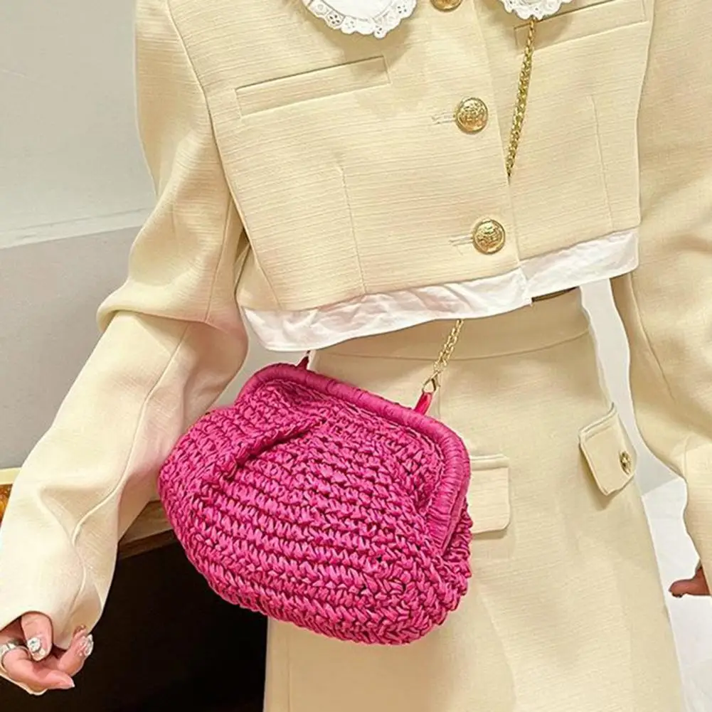 Straw Clutch Handbag Stylish Shell Shape Women's Shoulder Bag with Metal Chain Straw Braided Design Capacity for Commuting