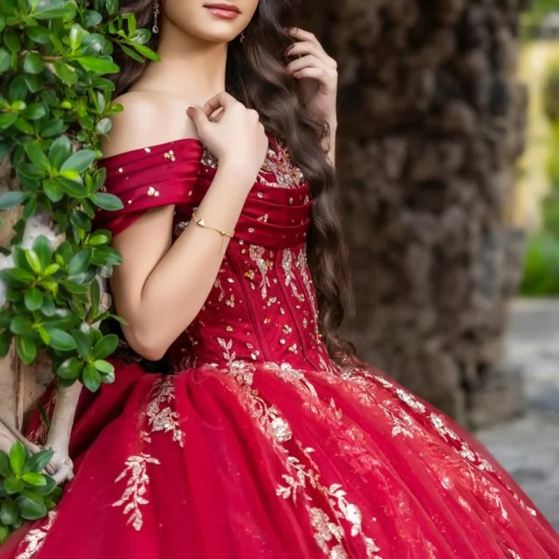 

Блестящее красное платье Quinceanera с открытыми плечами, блестящая наклейка с длинным хвостом и бантом, Vestidos De 15, Quinceanera ﻿ Настроить