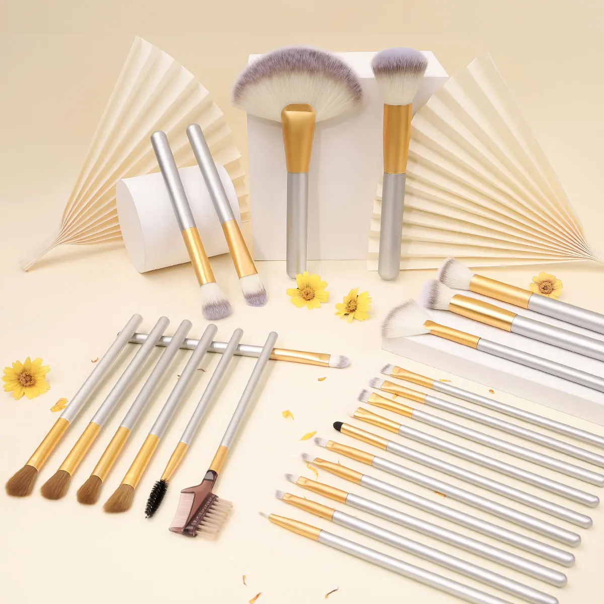 24PCS Set di pennelli per trucco Fondotinta Correttore in polvere Ombretto Pennello per fard Kabuki Miscelazione Strumento di bellezza cosmetica per il viso