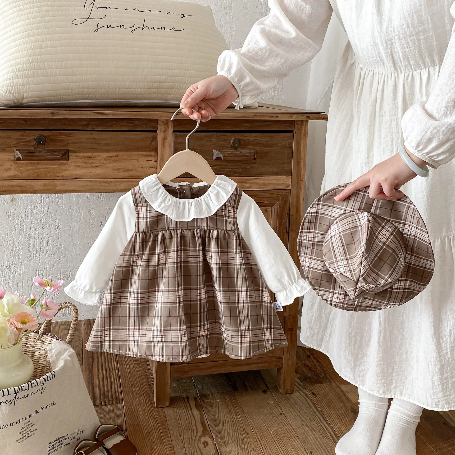 

Baby Girl Plaid Bodysuit Set Infant 2pcs Long Sleeve Ruffle Collar Dress Matching Bucket Hat Cotton Preppy Toddler Clothes