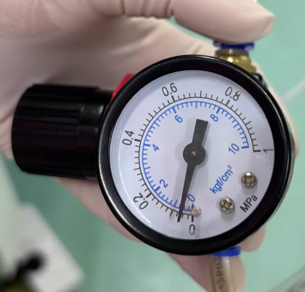 

AR2000 G1/4-дюймовый регулирующий клапан сброса давления воздуха для управления компрессором с монтажным манометром и кронштейном